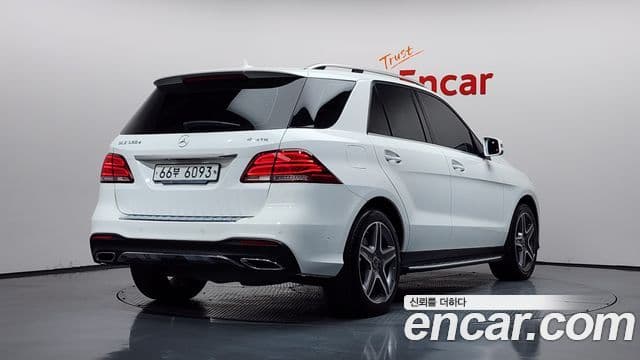 Mercedes-Benz GLE-Class W166 2