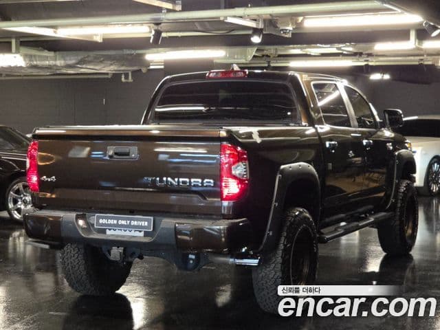 Toyota Tundra 4