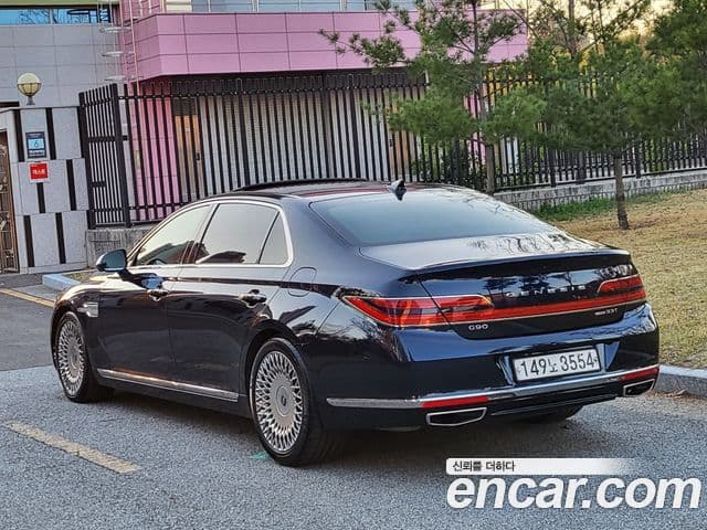Genesis G90 3