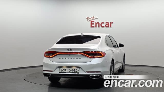 Hyundai Grandeur IG 3