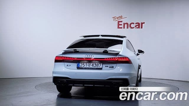 Audi A7 (4K) 3