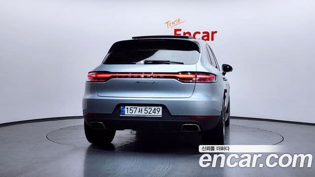 Porsche Macan 4