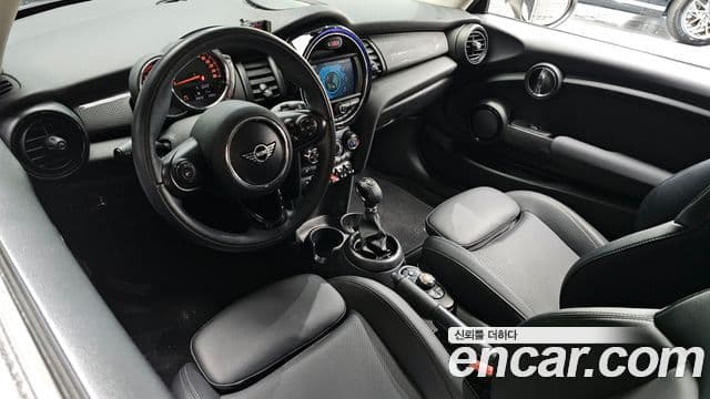 MINI Cooper 4