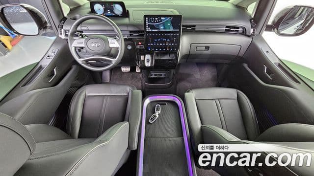 Hyundai Staria 4