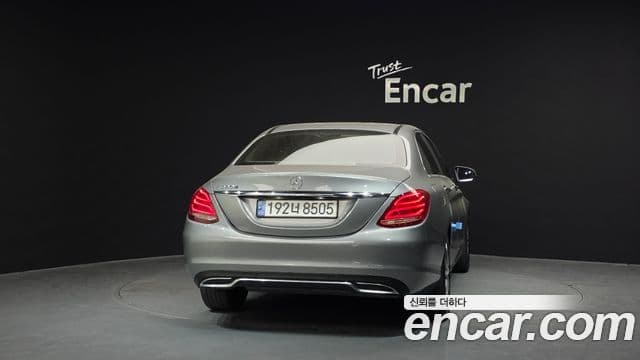 Mercedes-Benz C-Class W205 4