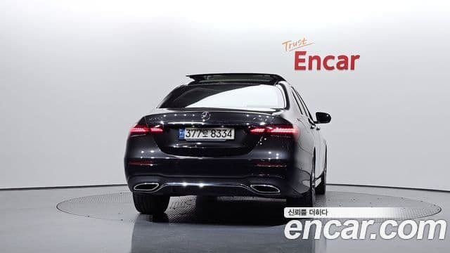 Mercedes-Benz E-Class W213 4