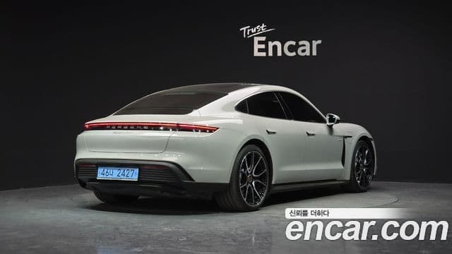 Porsche Taycan 2