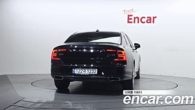 Volvo S90 4