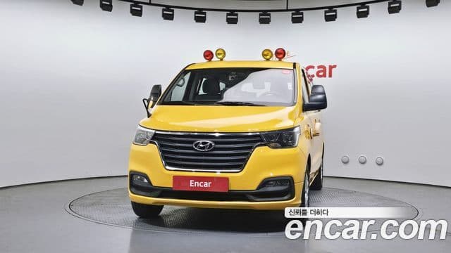 Hyundai The New Grand Starex 3