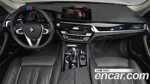 BMW 5 Series (G30) 4