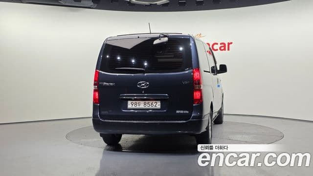 Hyundai The New Grand Starex 4