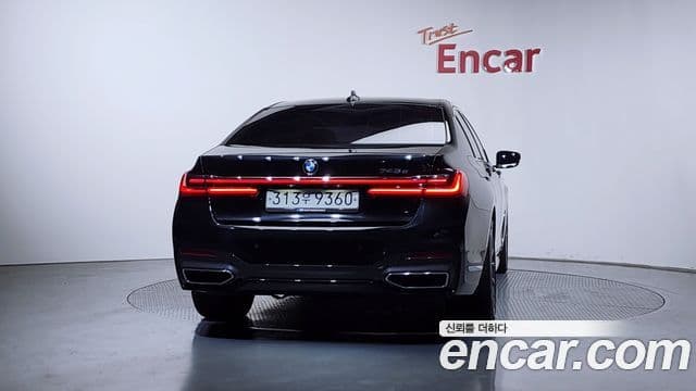 BMW 7 Series (G11) 3