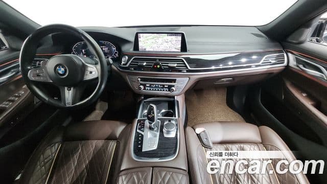 BMW 7 Series (G11) 4