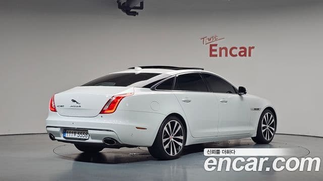 Jaguar All New XJ 2