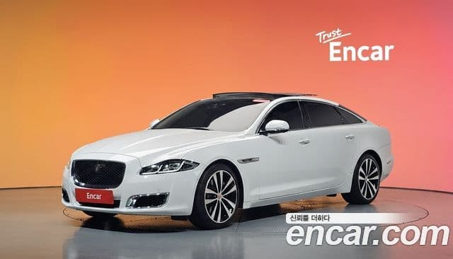 Jaguar All New XJ 1