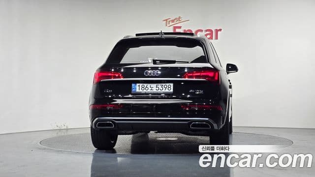 Audi Q5 (FY) 3