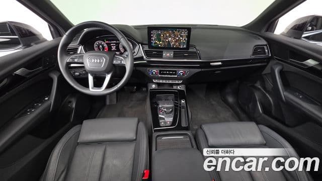 Audi Q5 (FY) 4