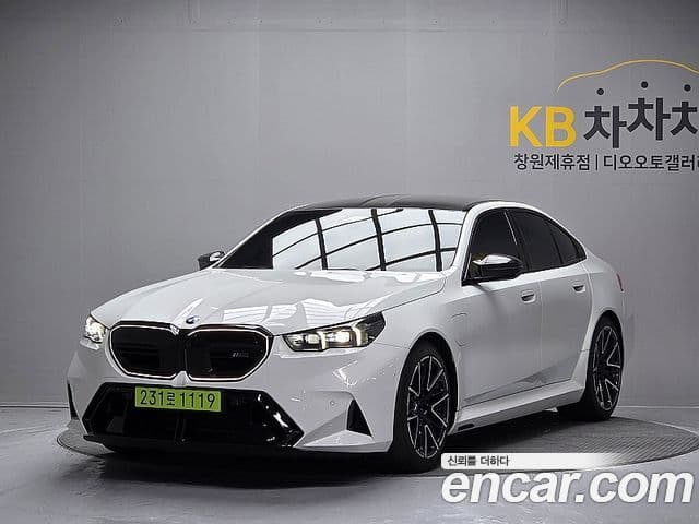 BMW M5 (G90) — 1