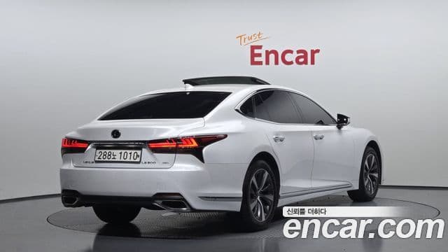 Lexus LS500 5th Gen 2