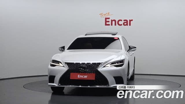 Lexus LS500 5th Gen 3