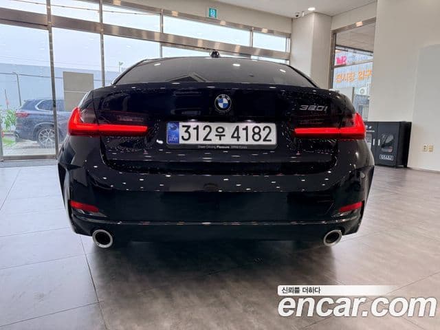 BMW 3 Series (G20) 4