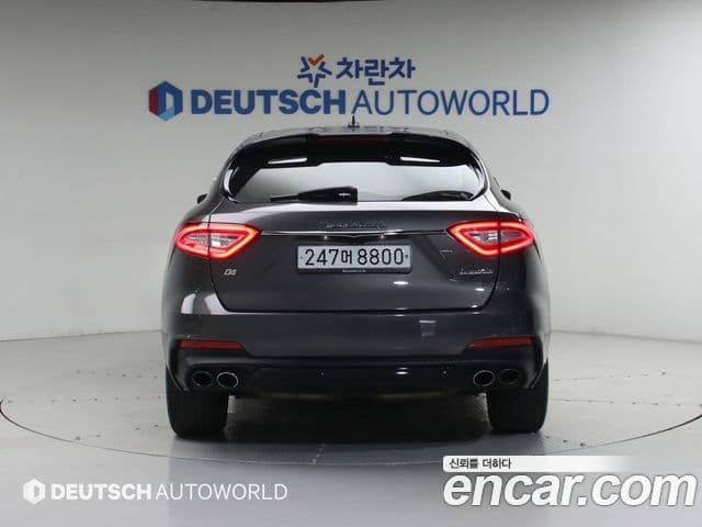 Maserati Levante 3