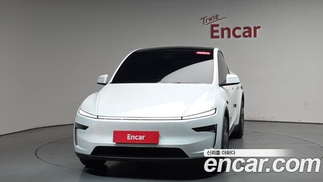 Tesla Model Y 2