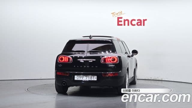 MINI Cooper Clubman 4