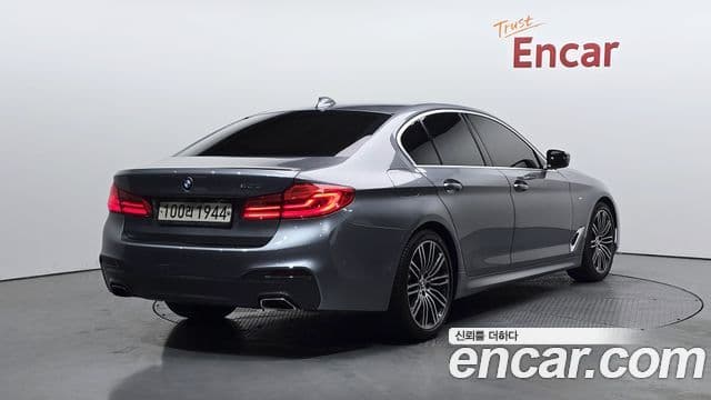 BMW 5 Series (G30) 2