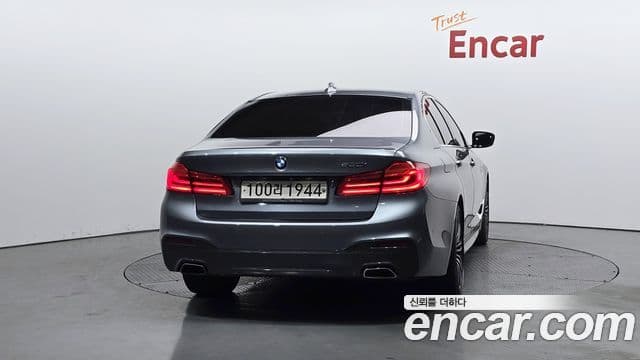 BMW 5 Series (G30) 4