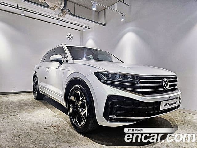 Volkswagen Touareg 3rd Gen 1