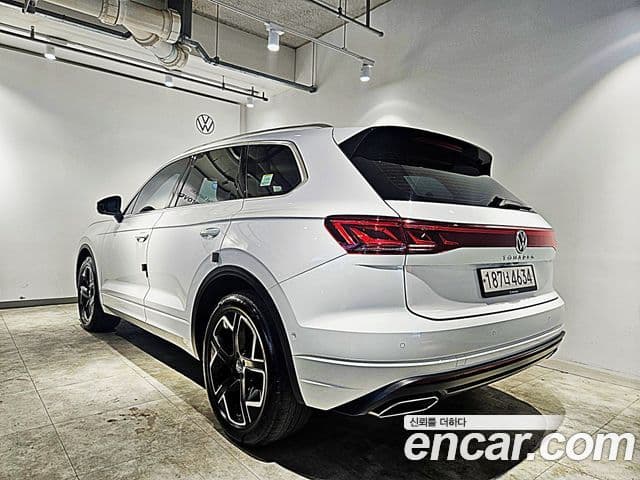 Volkswagen Touareg 3rd Gen 2