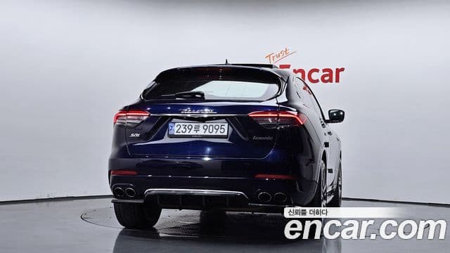 Maserati Levante 3