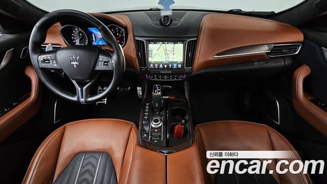 Maserati Levante 4