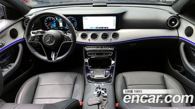 Mercedes-Benz E-Class W213 4