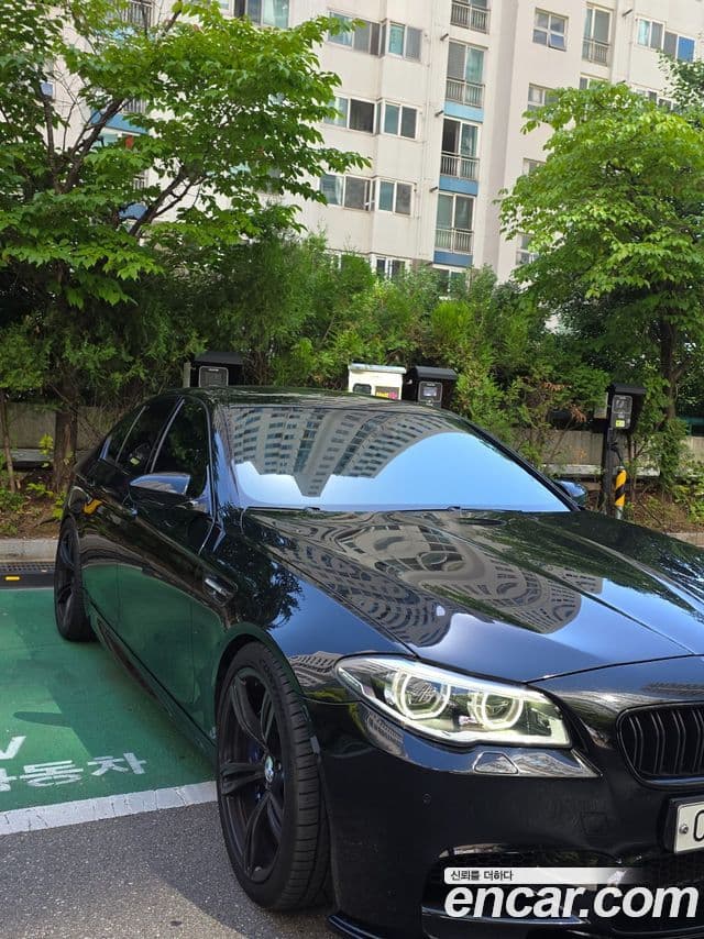 BMW M5 (F10) 4