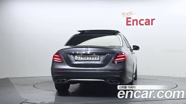 Mercedes-Benz E-Class W213 4