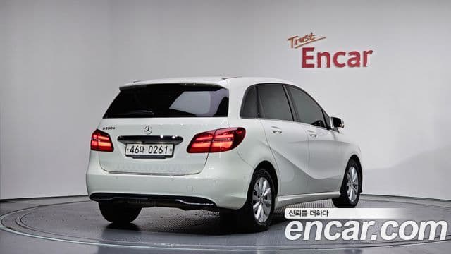 Mercedes-Benz B-Class W246 2