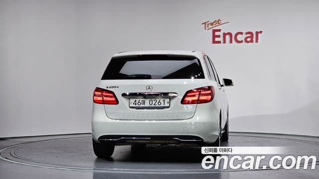 Mercedes-Benz B-Class W246 4
