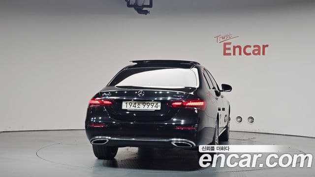 Mercedes-Benz E-Class W213 4