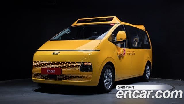 Hyundai Staria 1