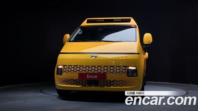 Hyundai Staria 3