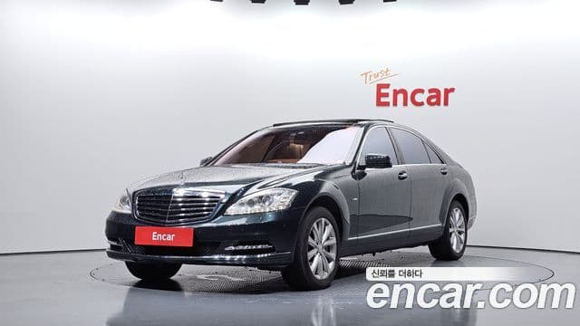 Mercedes-Benz S-Class W221