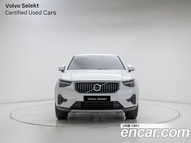 Volvo XC40 3