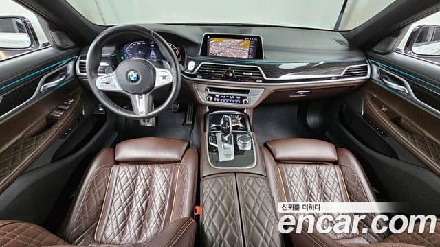 BMW 7 Series (G11) 4