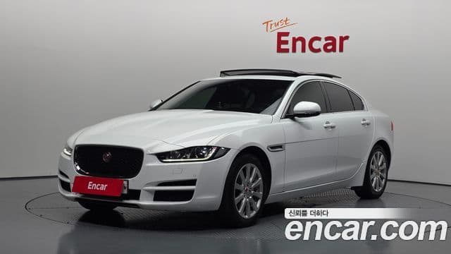 Jaguar XE — 1