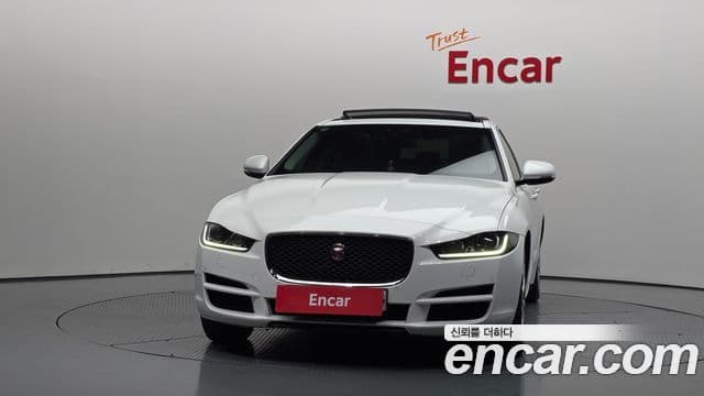 Jaguar XE 2