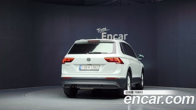 Volkswagen Tiguan 2nd Gen 4