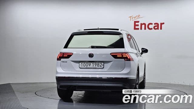 Volkswagen Tiguan 2nd Gen 4