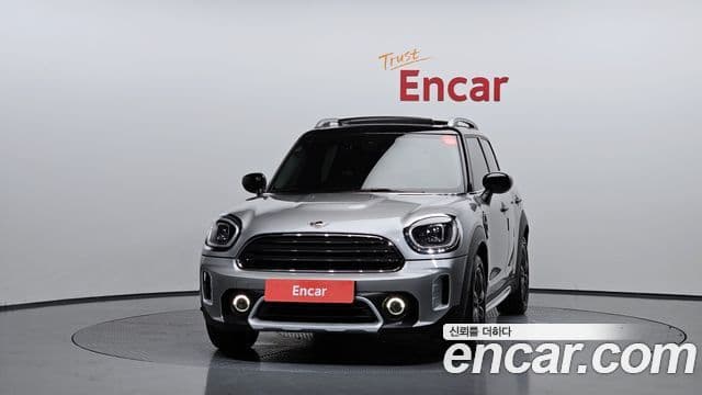 MINI Cooper Countryman 2